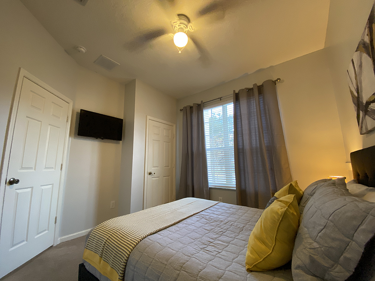 Fabulous, Disney, clubhouse with pool, tennis court and more