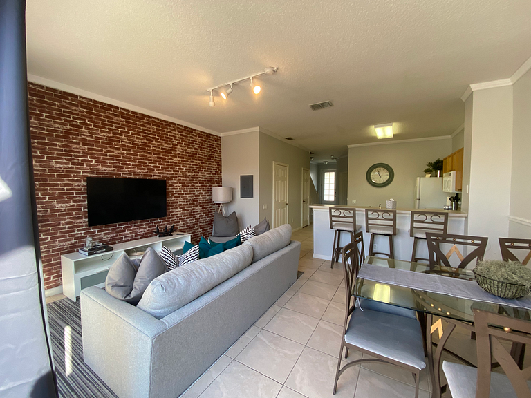 Fabulous, Disney, clubhouse with pool, tennis court and more