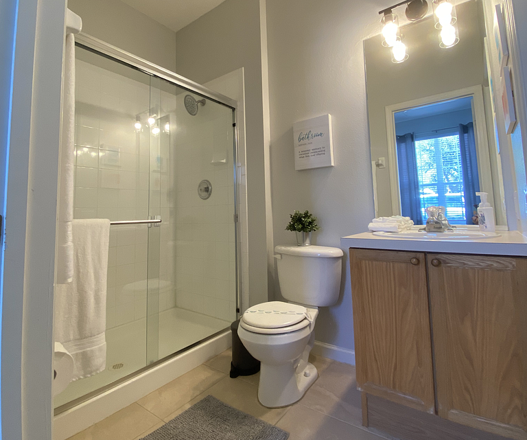 Fabulous, Disney, clubhouse with pool, tennis court and more