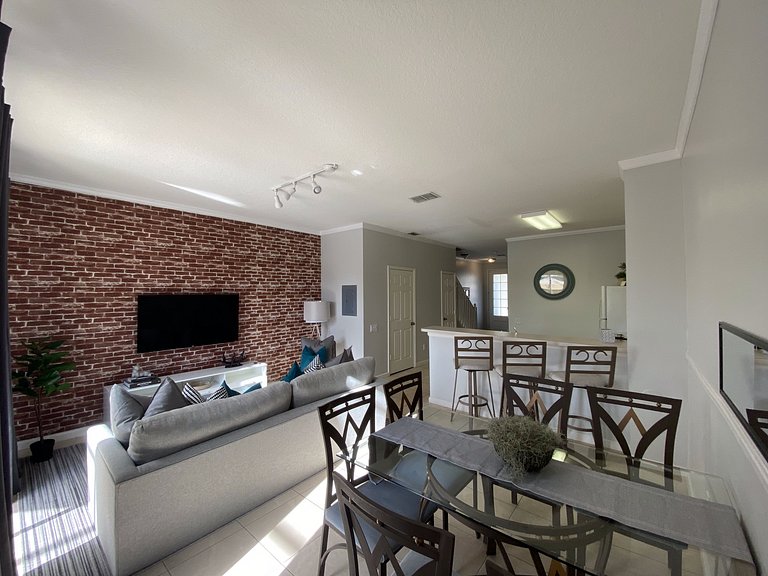 Fabulous, Disney, clubhouse with pool, tennis court and more
