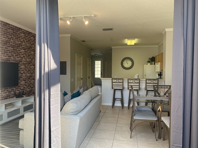 Fabulous, Disney, clubhouse with pool, tennis court and more