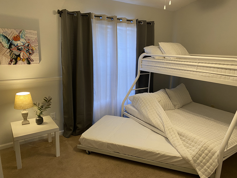 Fabulous, Disney, clubhouse with pool, tennis court and more
