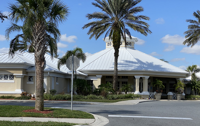 Fabulous, Disney, clubhouse with pool, tennis court and more