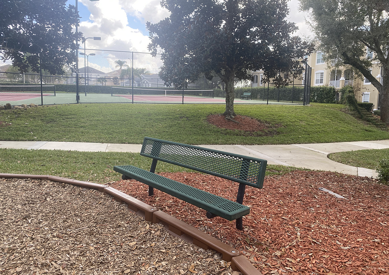 Fabulosa, Disney, clube com piscina, quadra de tênis e mais.