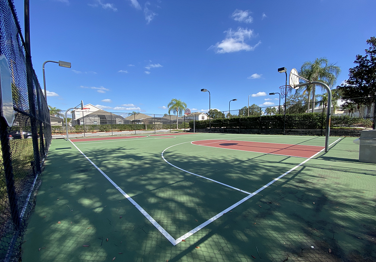 Fabuloso, Disney, casa club piscina, cancha de tenis y más.