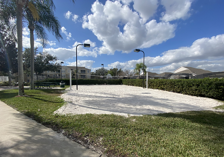 Fabulosa, Disney, clube com piscina, quadra de tênis e mais.