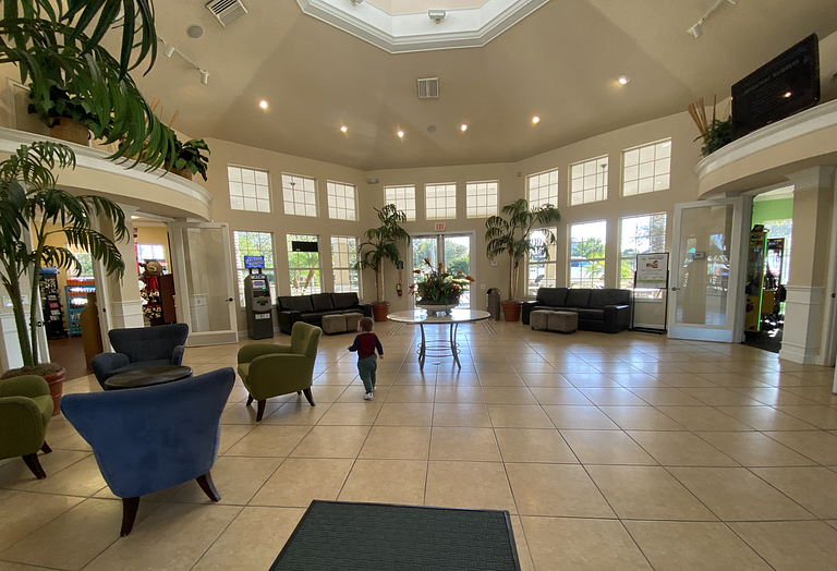 Fabulous, Disney, clubhouse with pool, tennis court and more