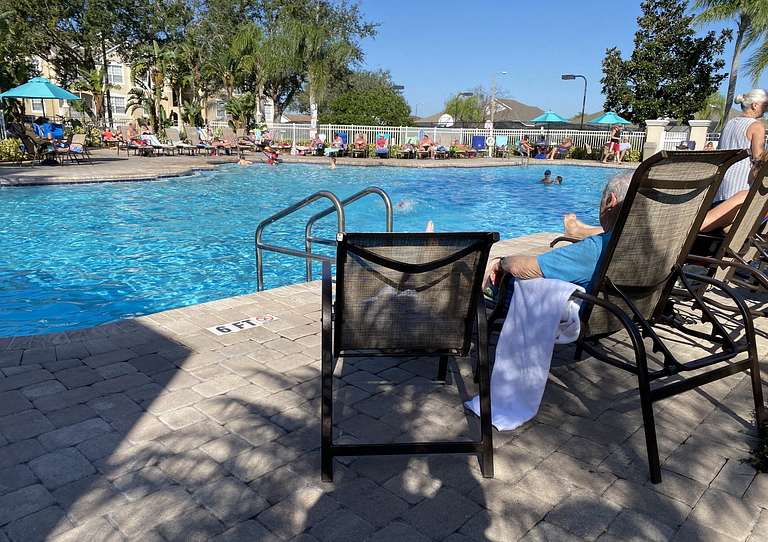 Fabulosa, Disney, clube com piscina, quadra de tênis e mais.