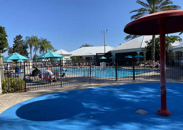 Fabulosa, Disney, clube com piscina, quadra de tênis e mais.
