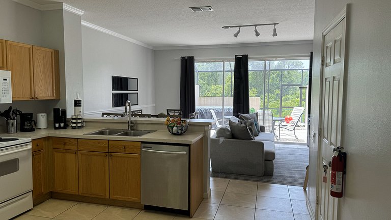 Fabulous, Disney, clubhouse with pool, tennis court and more