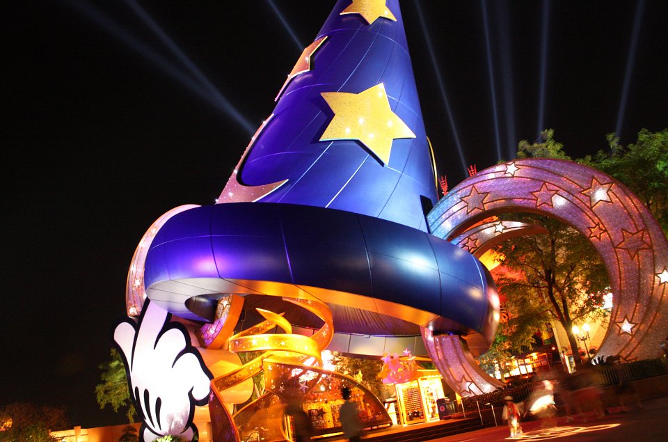 Tips for visiting Disney parks with your family
